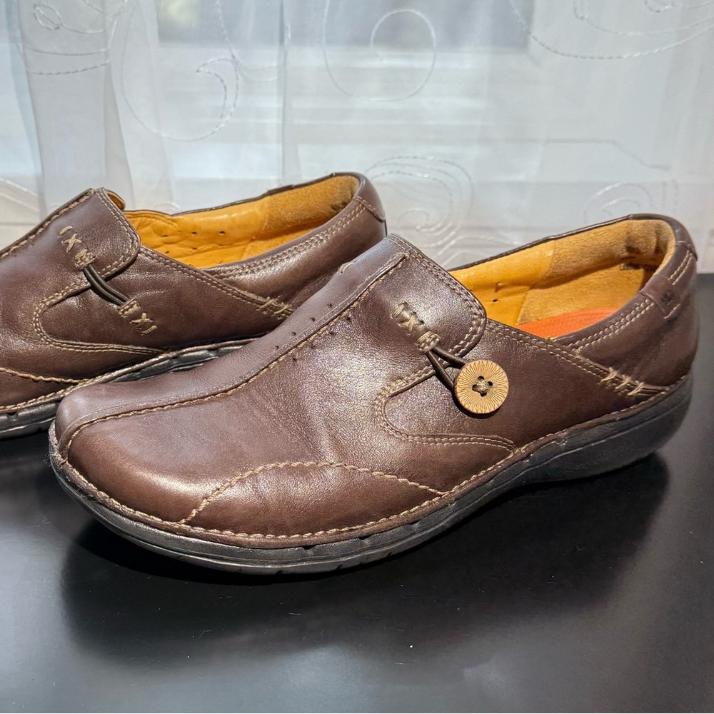 Clark’s Un Structured Un.Loop Brown Leather Slip-… - image 8